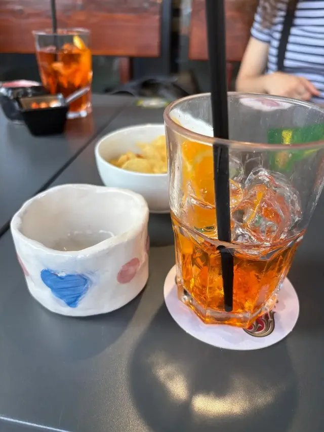 Locandina di Aperitivo con ceramica: decora il tuo coccetto in compagnia