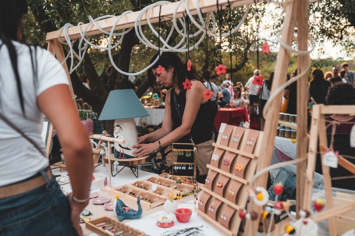 Locandina di Bonfire Market