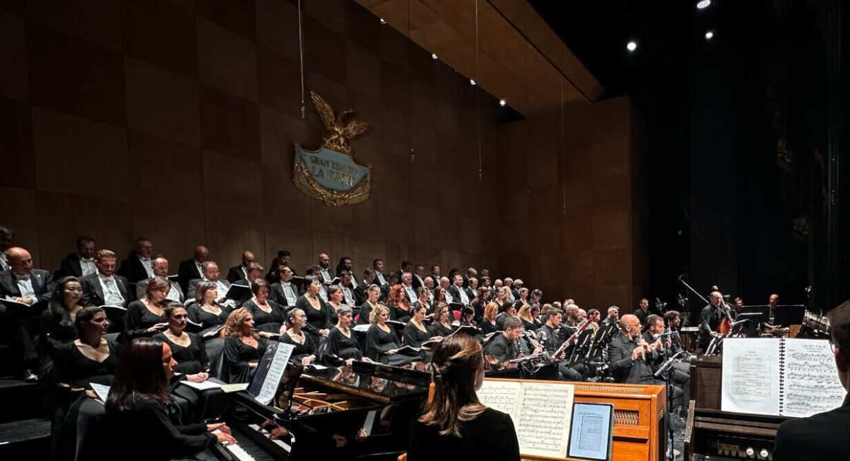 Locandina di Carmina burana / Concerto diretto da Elena Pierini