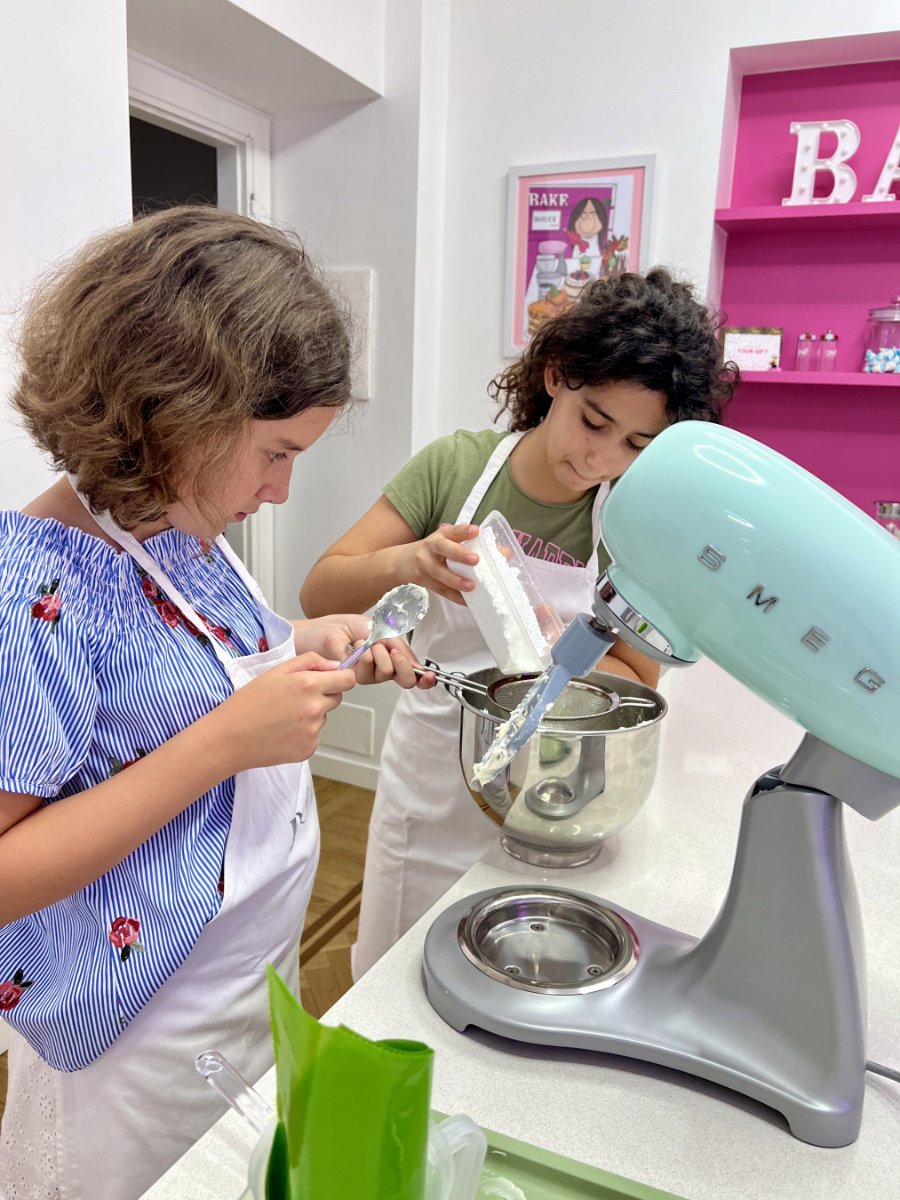 Locandina di Cupcake Decorating Young