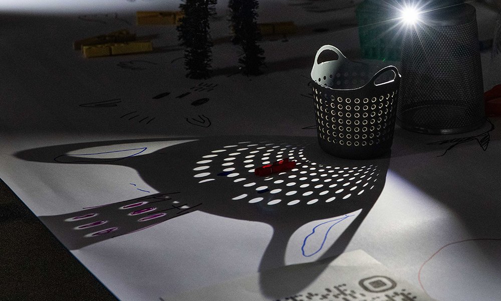 Locandina di Disegnare con ombre spaventose