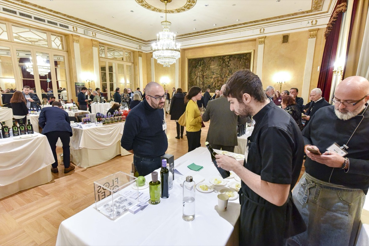 Locandina di Flos Olei Tour in Rome - Extravergine Day at The Westin Excelsior