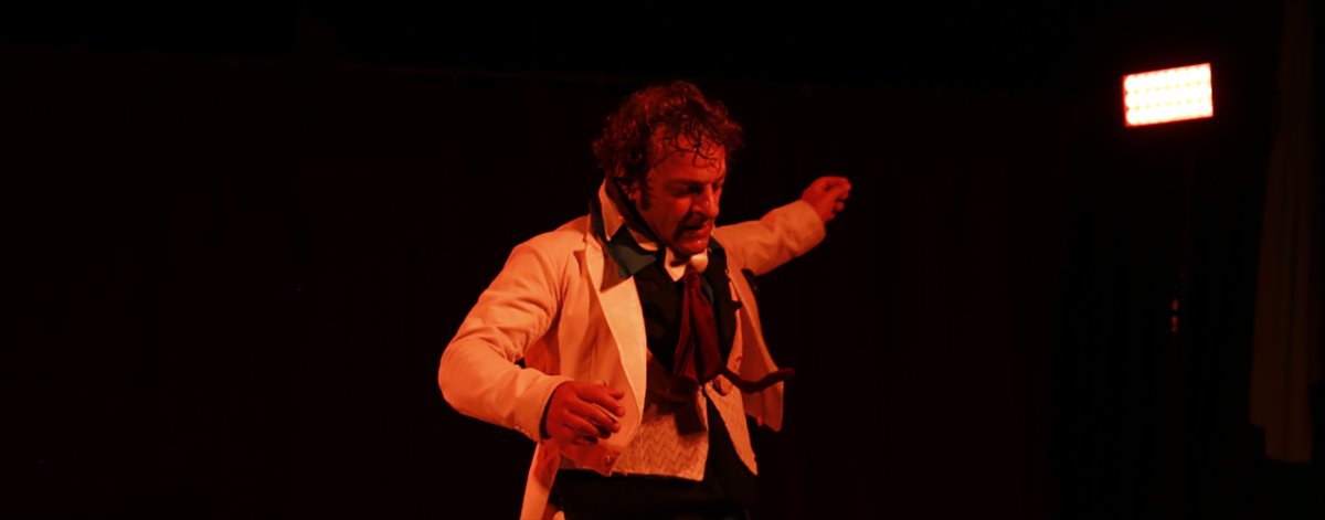 Locandina di Fragile show