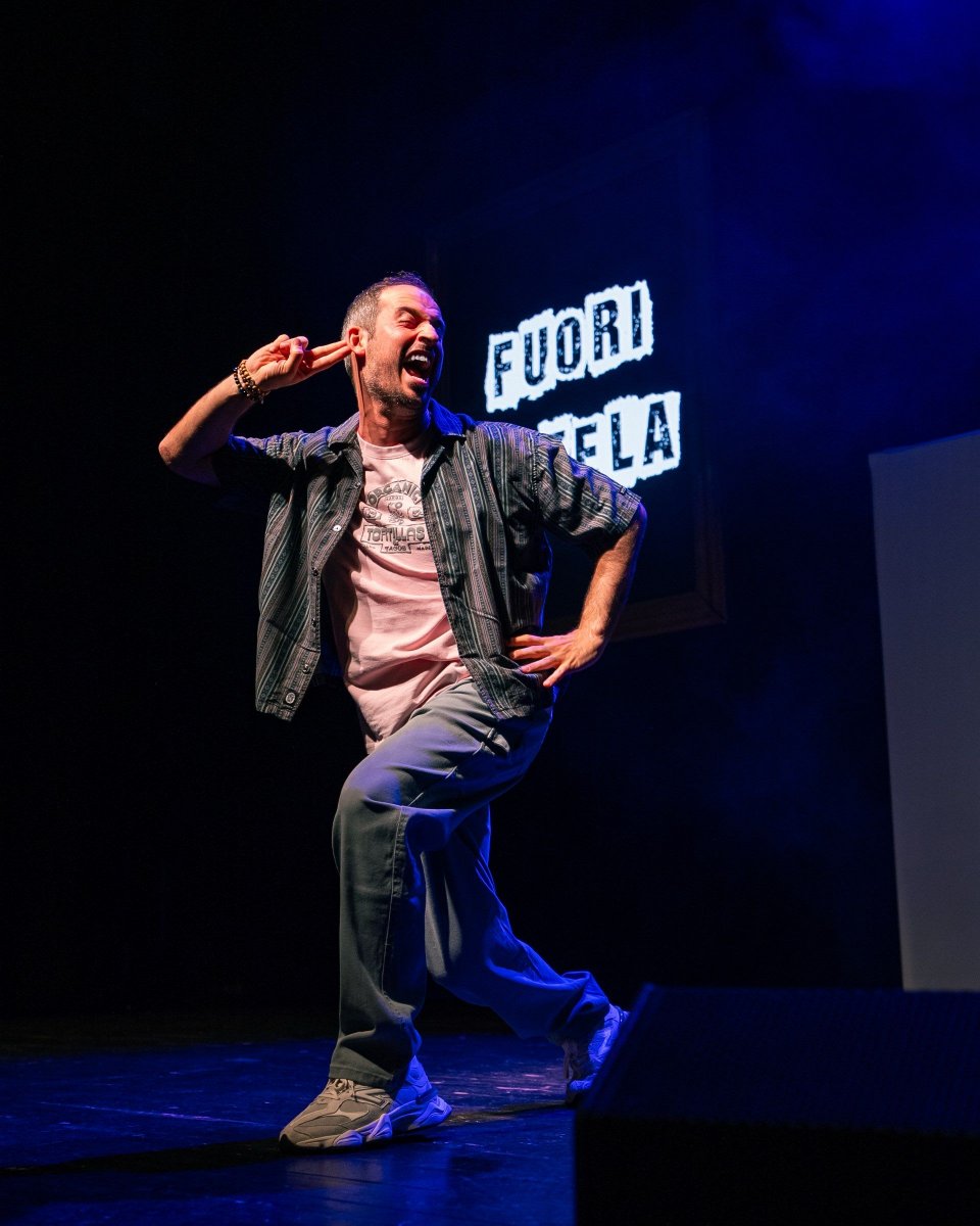 Locandina di Fuori Di Tela