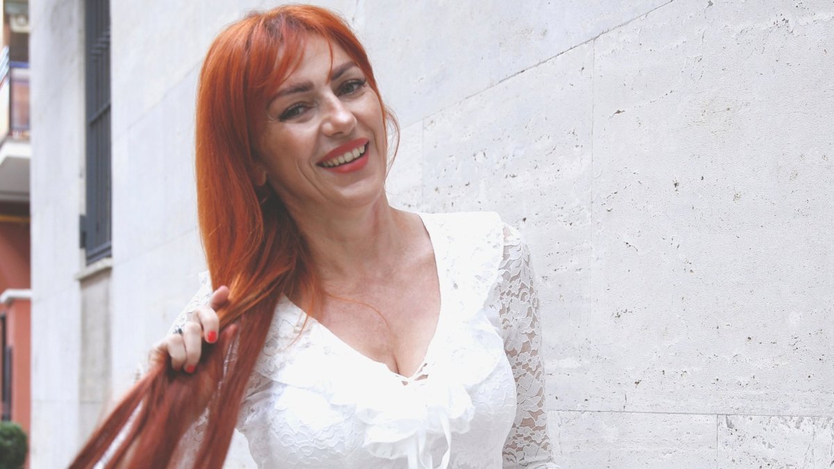 Locandina di GABRIELLA GREISON - La lunghezza d’onda della felicità