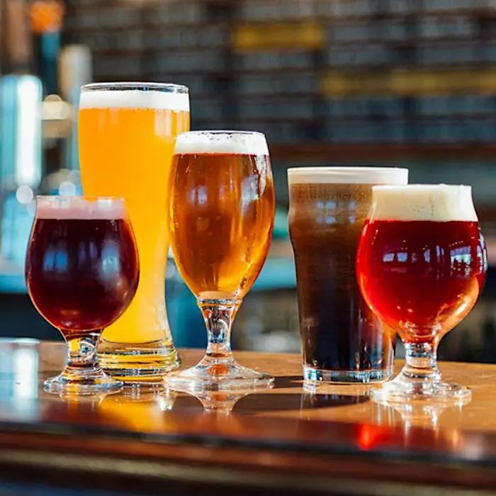Locandina di I Colori Della Birra E Gli Abbinamenti