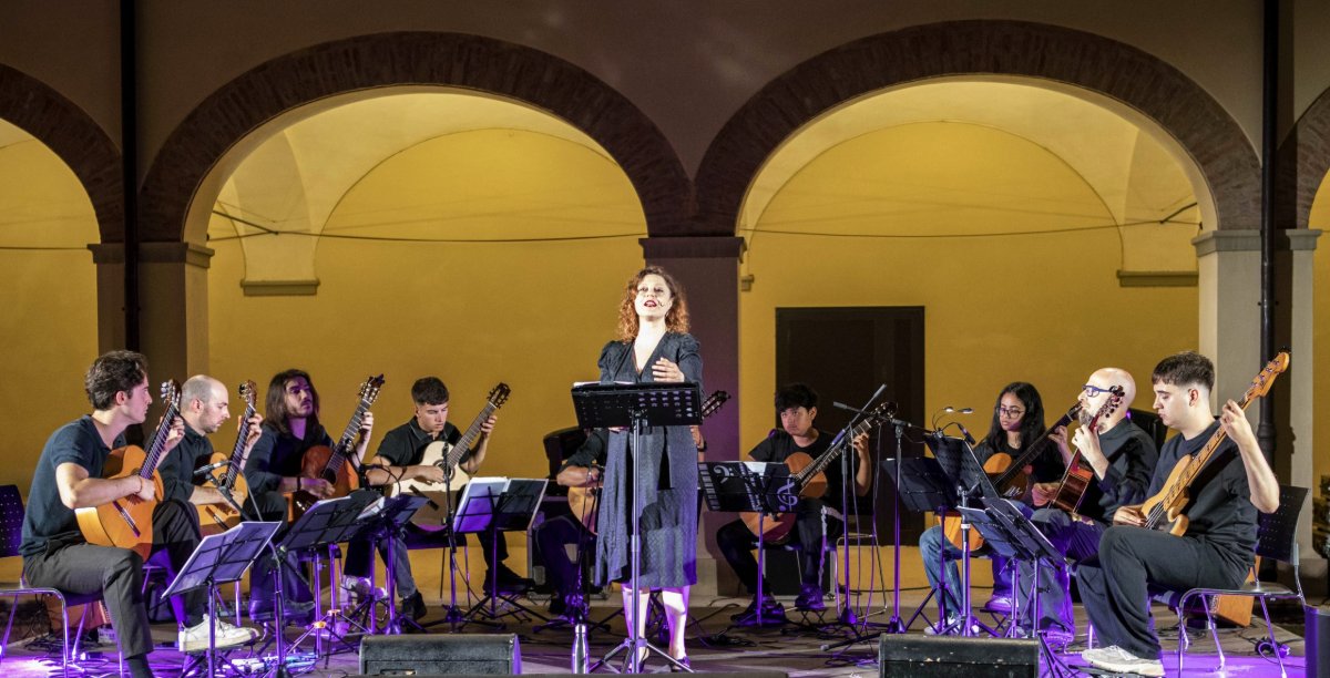 Locandina di La luce danza irrequieta