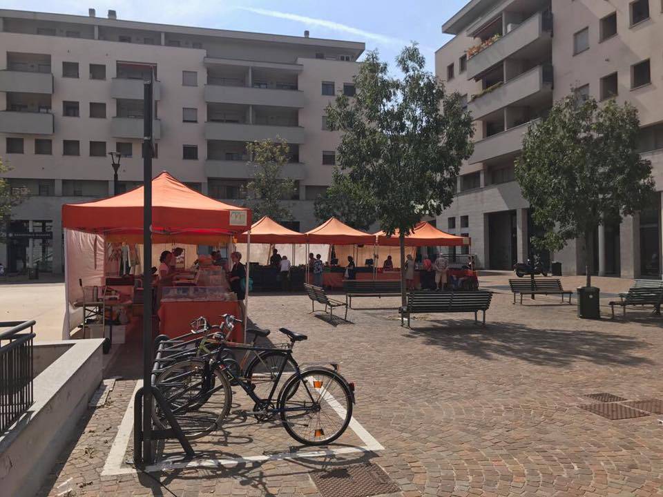 Locandina di Mercato contadino di Milano Piazza Berlinguer