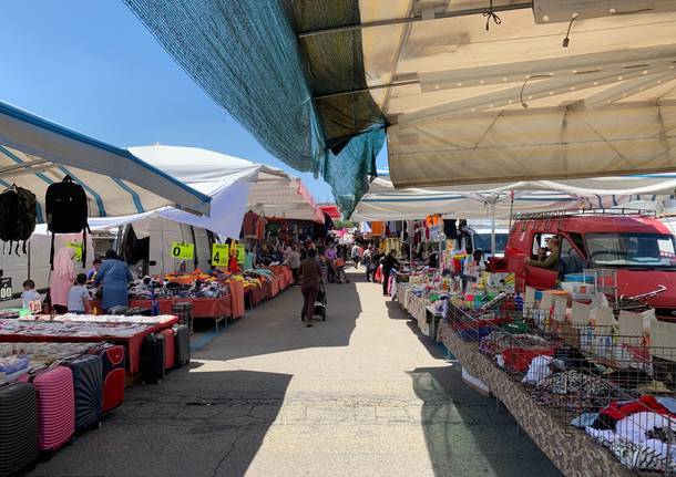 Locandina di Mercato settimanale del sabato