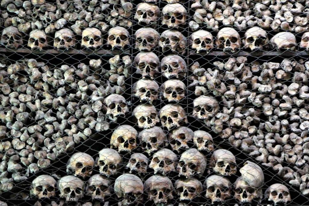 Locandina di Milano tra fantasmi e delitti: da San Bernardino al Duomo