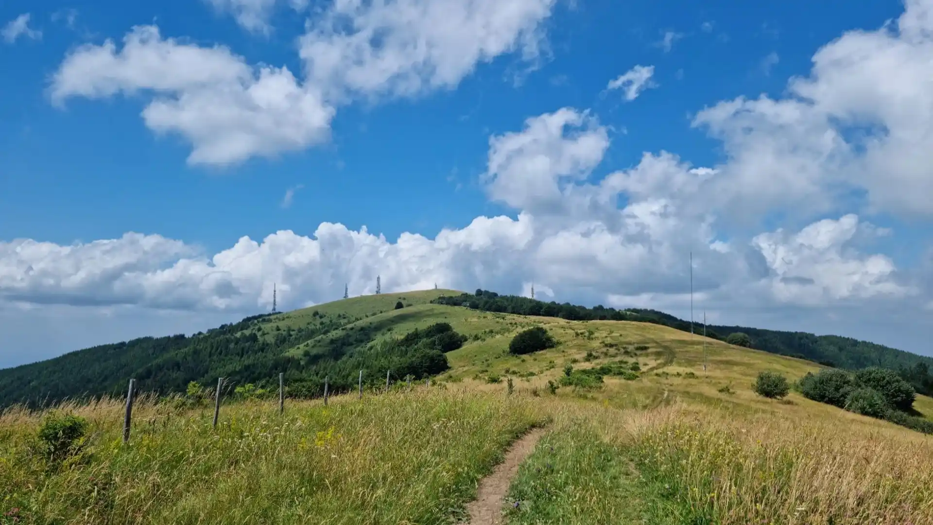 Locandina di Monte Giarolo – Guardare l’Infinito (ed il Fogliage) Dai Crinali Dell’Oltrepò [E]