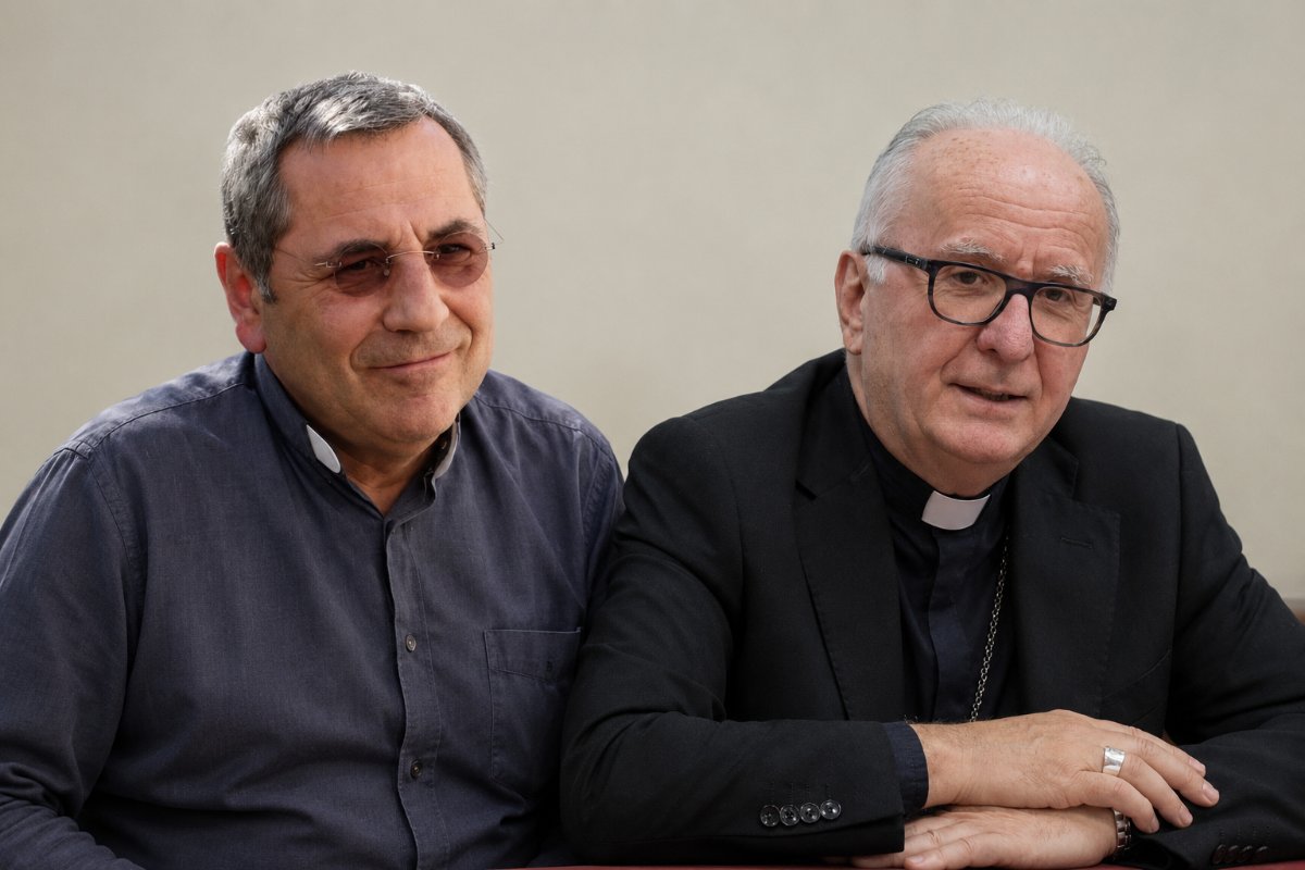 Locandina di Ostinati nel dialogo. La via italiana alla pace quando le porte si chiudono