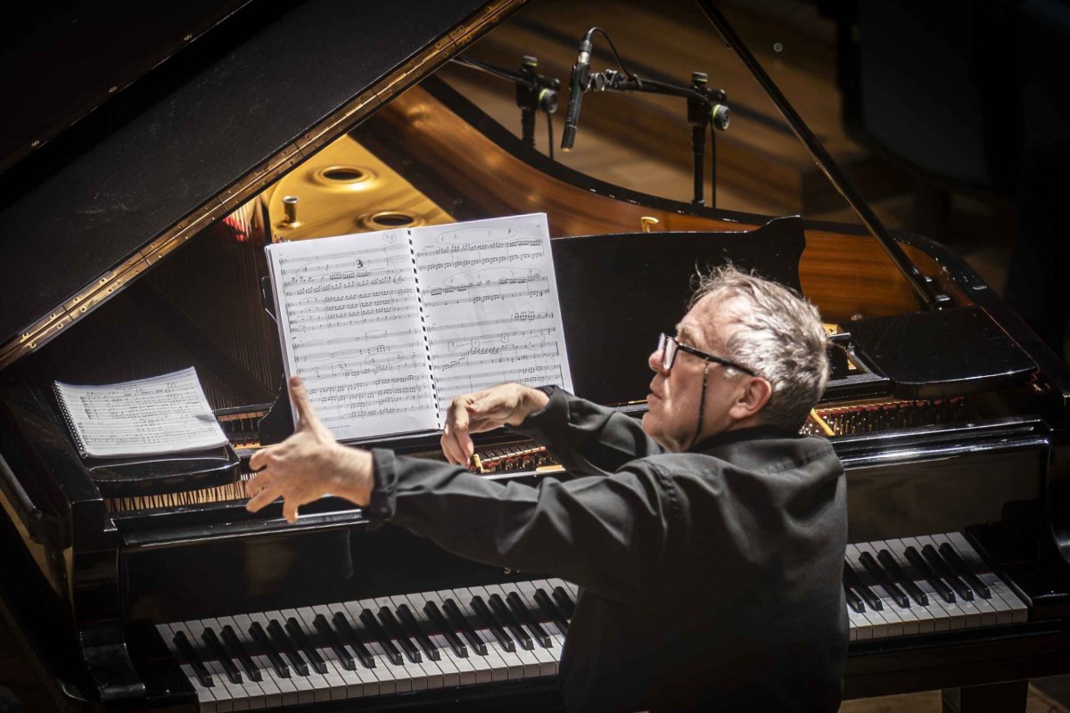 Locandina di Pianoforte concertatore: Alexander Lonquich