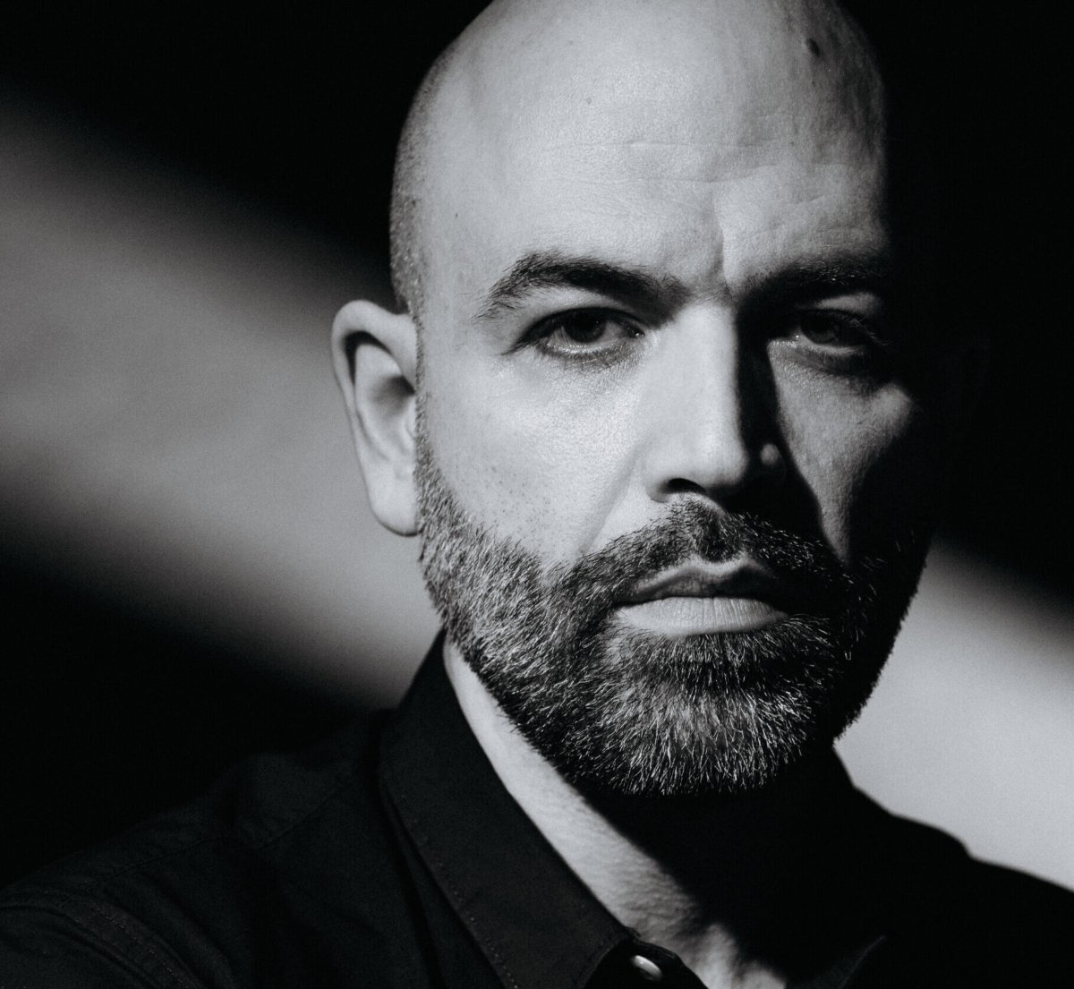 Locandina di Roberto Saviano – “Quel che resta di me. Storia di un’infiltrata”