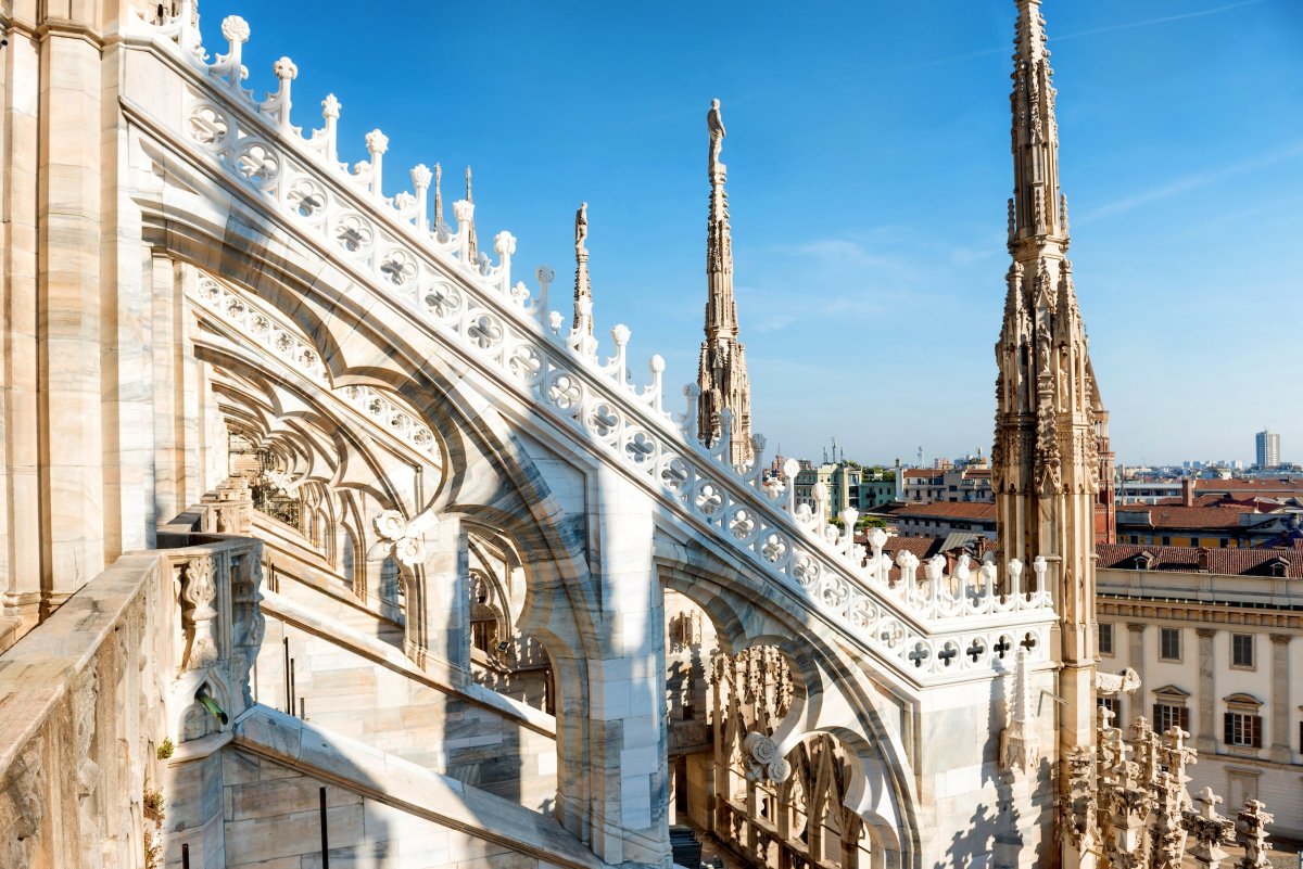 Locandina di Sul tetto del Duomo, tra le guglie e il cielo