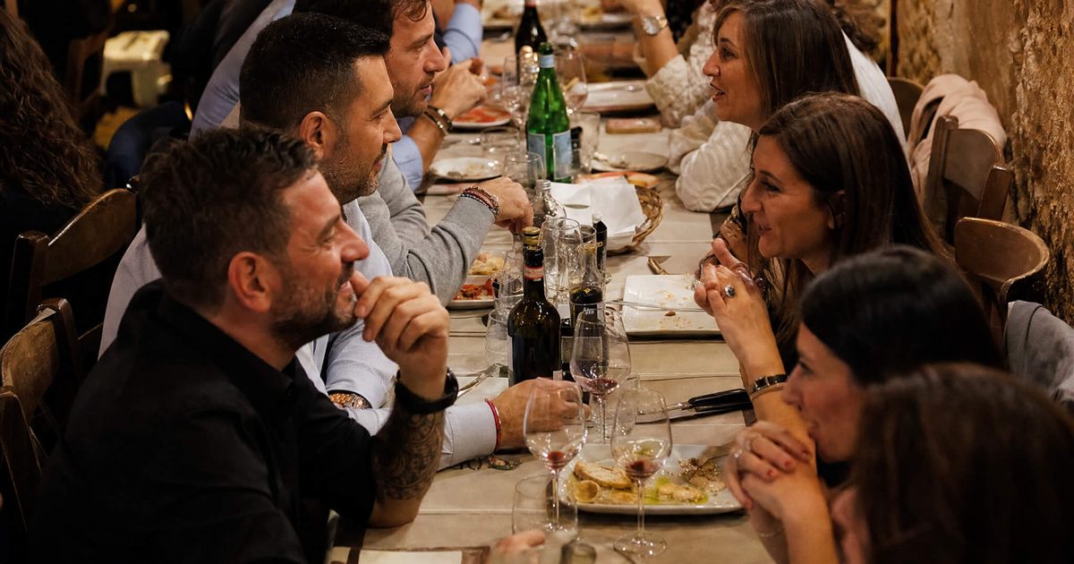 Locandina di Tavolata Degli Sconosciuti Speciale Halloween — Pizzeria Da Toni