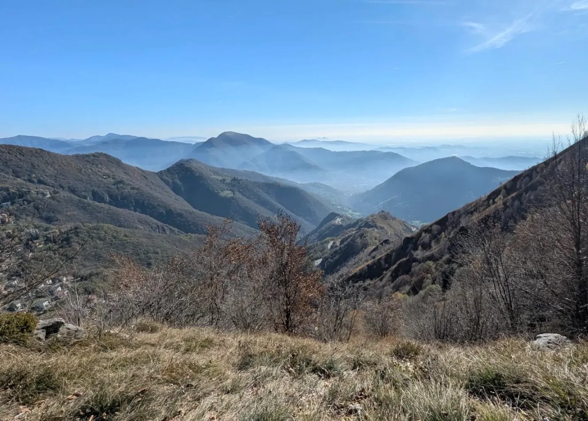 Locandina di Treno+Tram alla scoperta della Val Seriana con @viadamilano