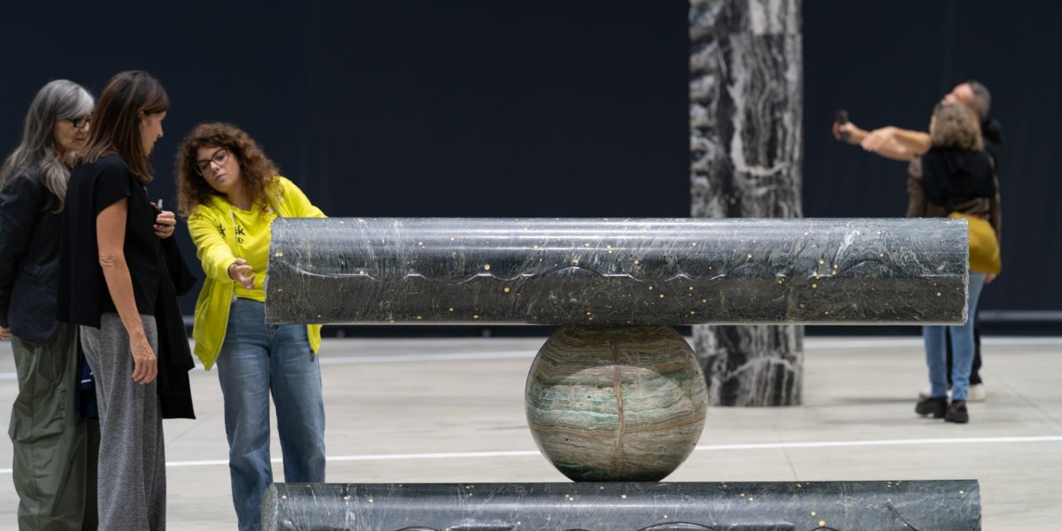 Locandina di Visita “Abitare lo spazio” di Luciano Fabro